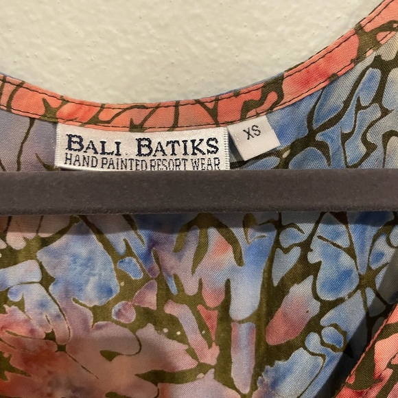 Bali Batiks handprinted resort wear. Sleeveless beaded accents on front.… - Picture 4 of 5